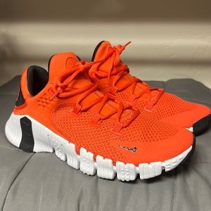 Nike Metcon electric red